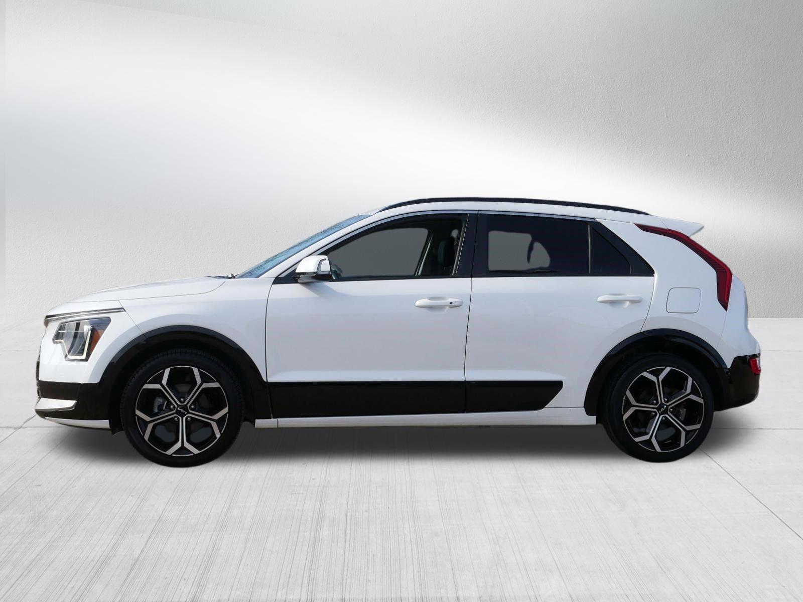 Certified 2023 Kia Niro EX Touring image 4