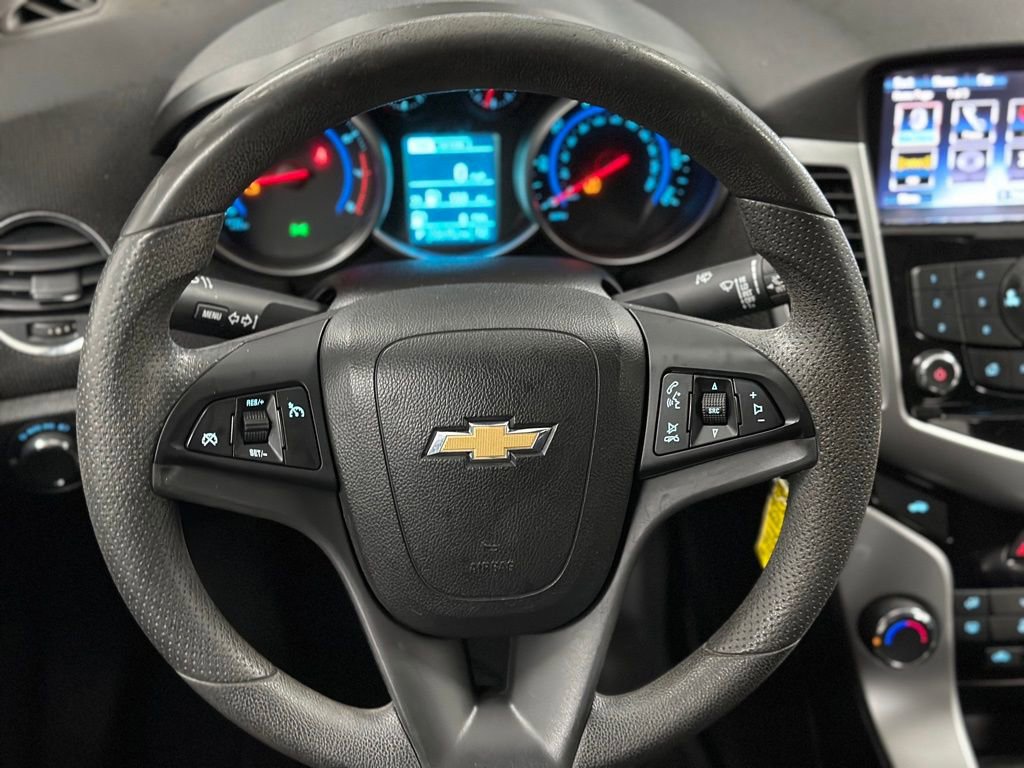 Used 2016 Chevrolet Cruze LT FWD image 4