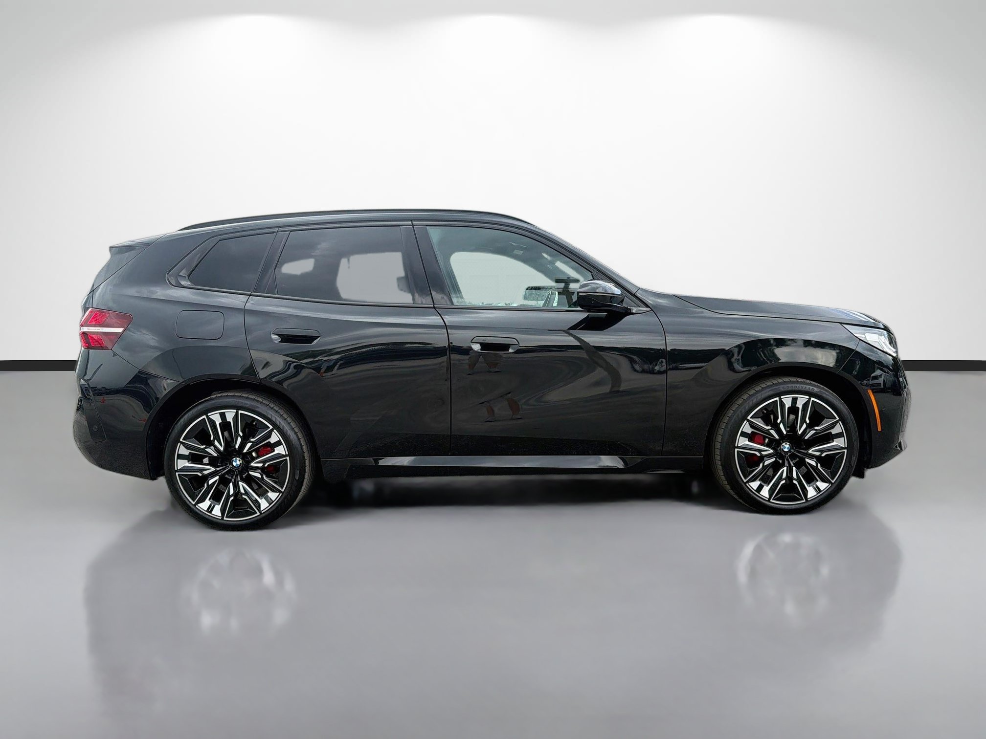 Used 2025 BMW X3 xDrive30i w/ Premium Package AWD/4WD image 2