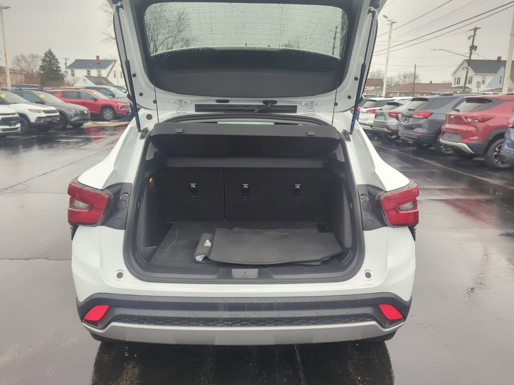 Certified 2024 Chevrolet Trax LT w/ Driver Confidence Package image 8