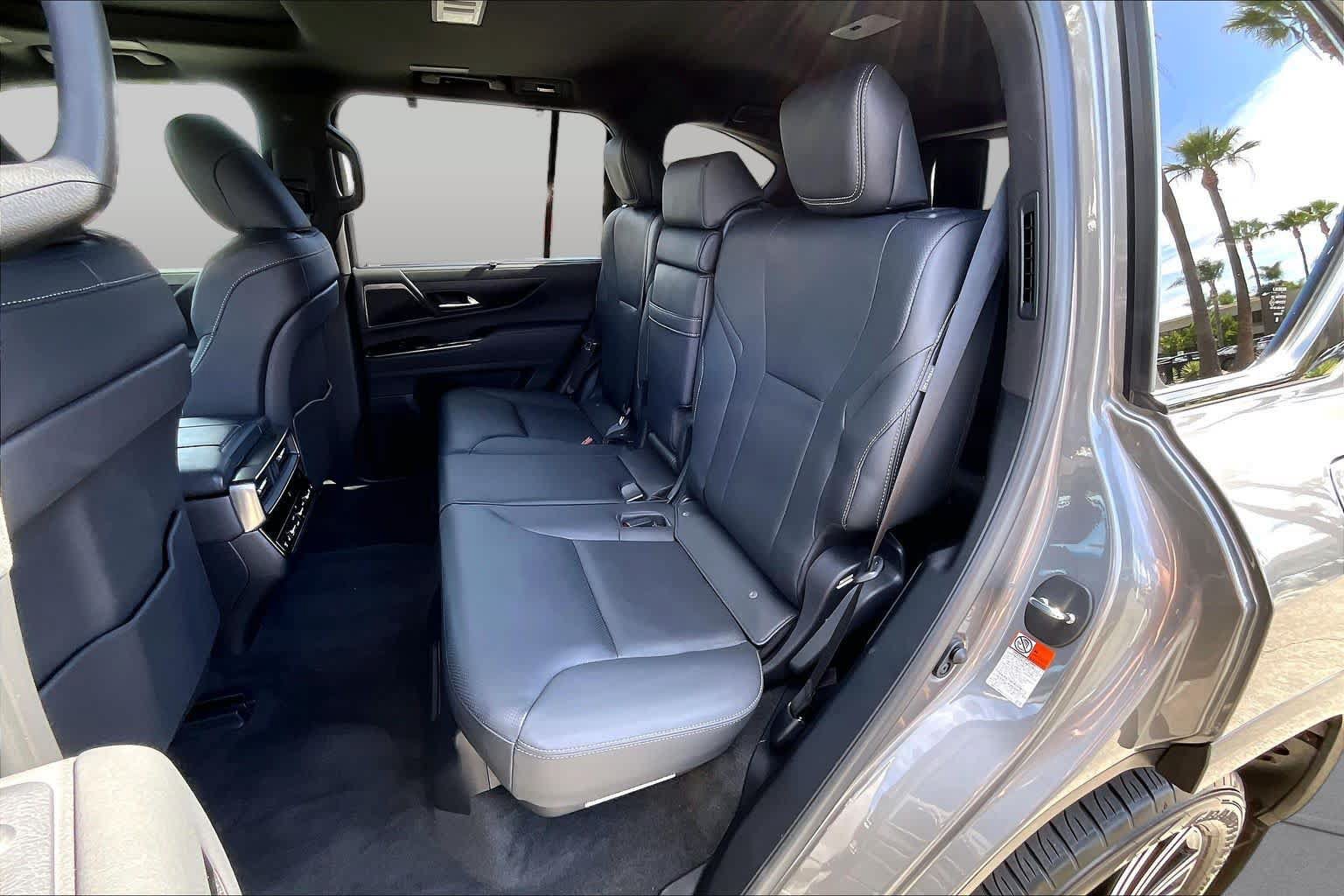 Used 2024 Lexus LX 600 4WD w/ Appearance Package image 18