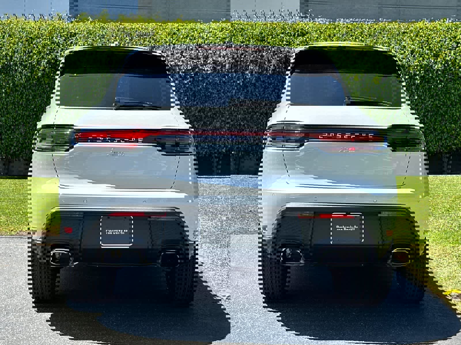 New 2026 Porsche Macan AWD/4WD image 7