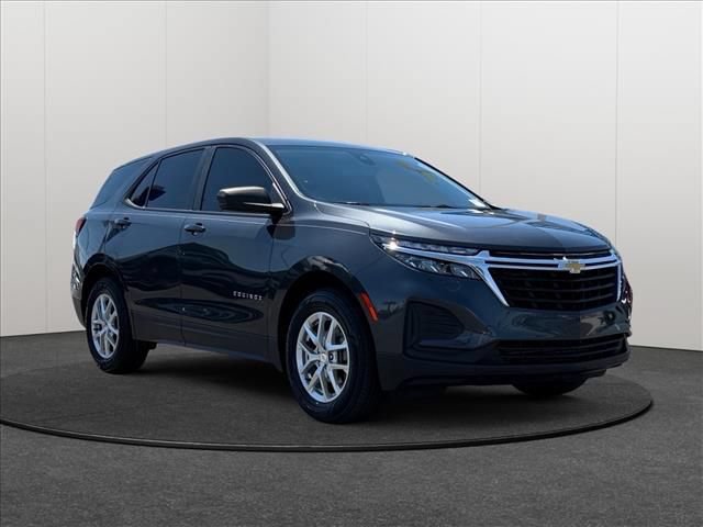 Certified 2022 Chevrolet Equinox LS w/ LS Convenience Package FWD image 5