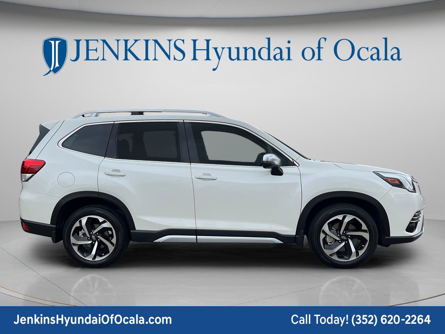 Used 2023 Subaru Forester Touring w/ Popular Package #3 AWD/4WD image 2