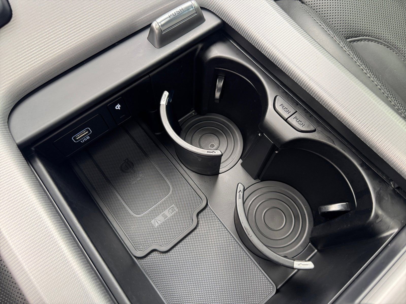 Used 2024 Hyundai Palisade Calligraphy image 29