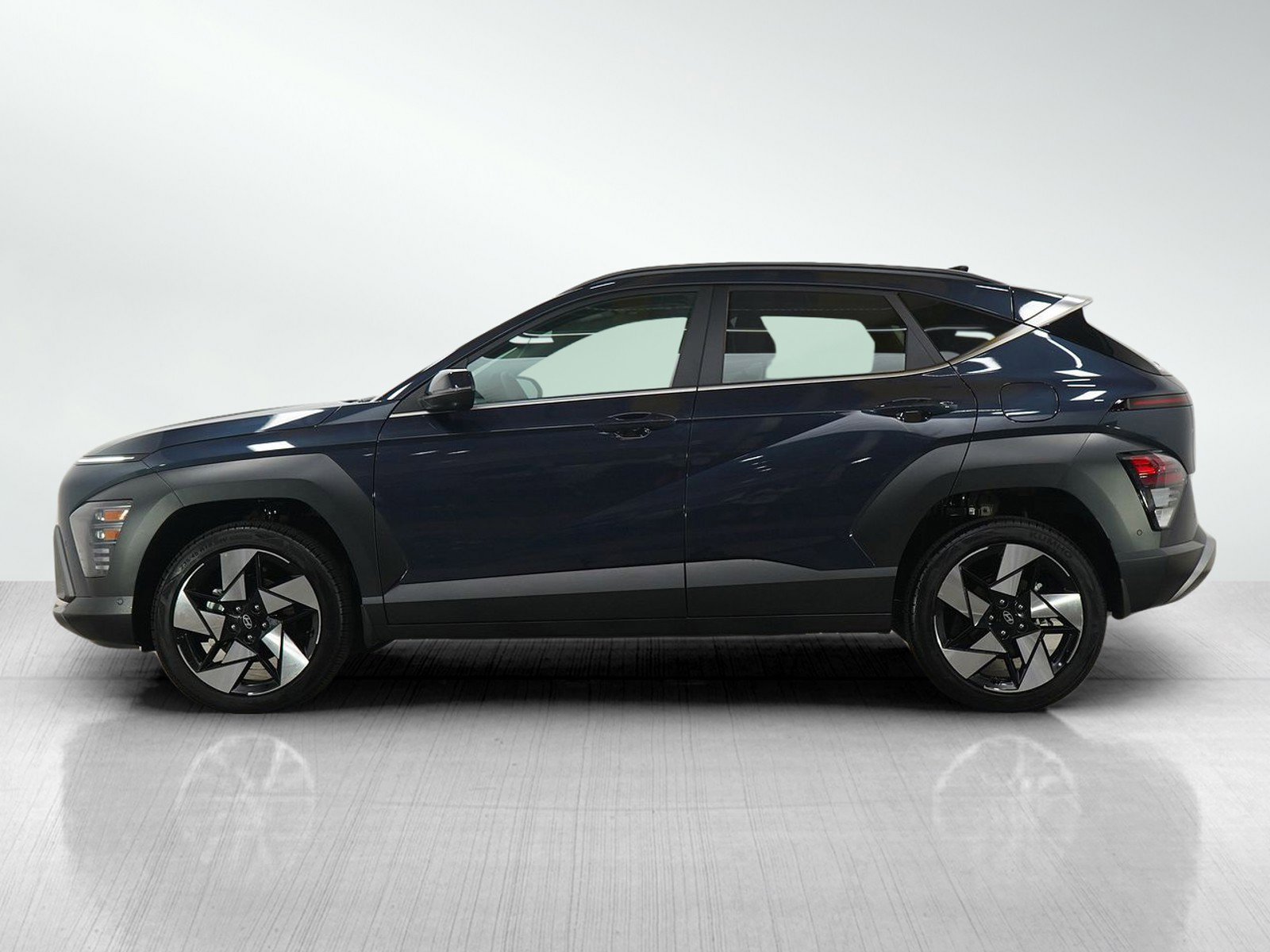 Certified 2024 Hyundai Kona Limited AWD/4WD image 2