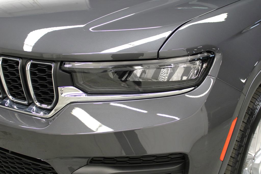 New 2025 Jeep Grand Cherokee Laredo X w/ Luxury Tech Group I image 33