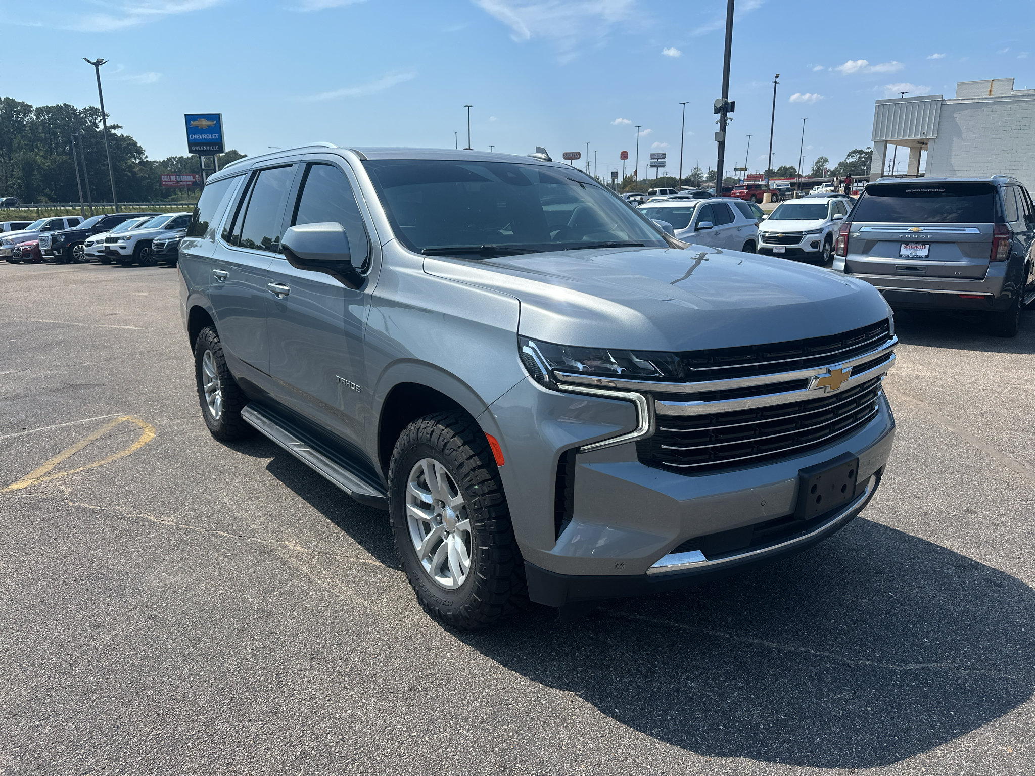 Used 2024 Chevrolet Tahoe LT AWD/4WD image 3