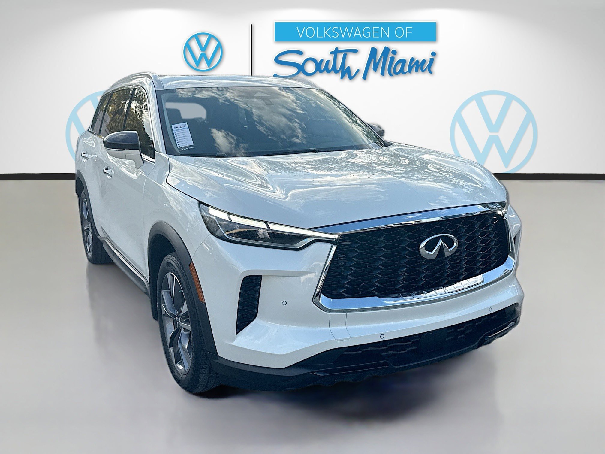 Used 2023 INFINITI QX60 Luxe w/ Cargo Package image 1