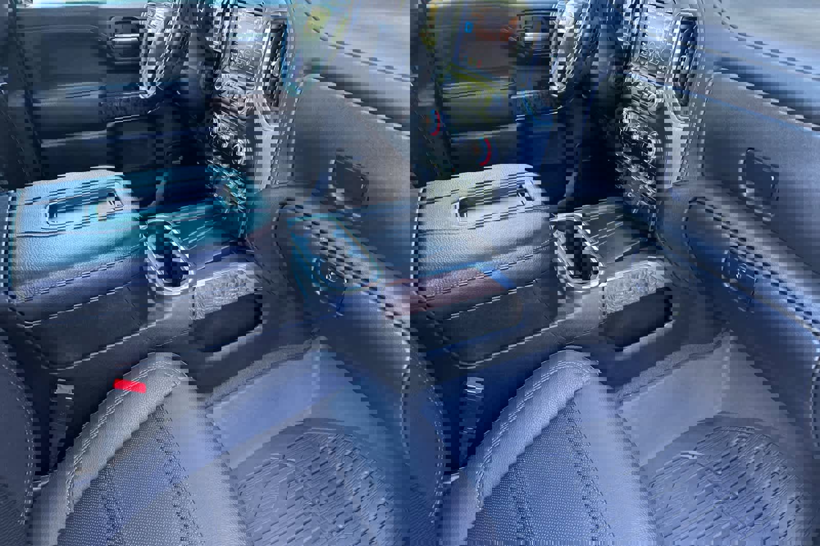 Used 2021 GMC Sierra 2500 Denali w/ Denali Ultimate Package image 16