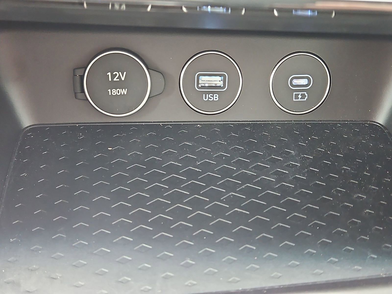 Certified 2026 Genesis G70 2.5T RWD image 28