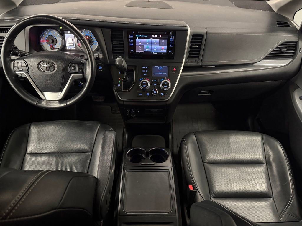 Used 2016 Toyota Sienna SE w/ SE Preferred Package FWD image 12