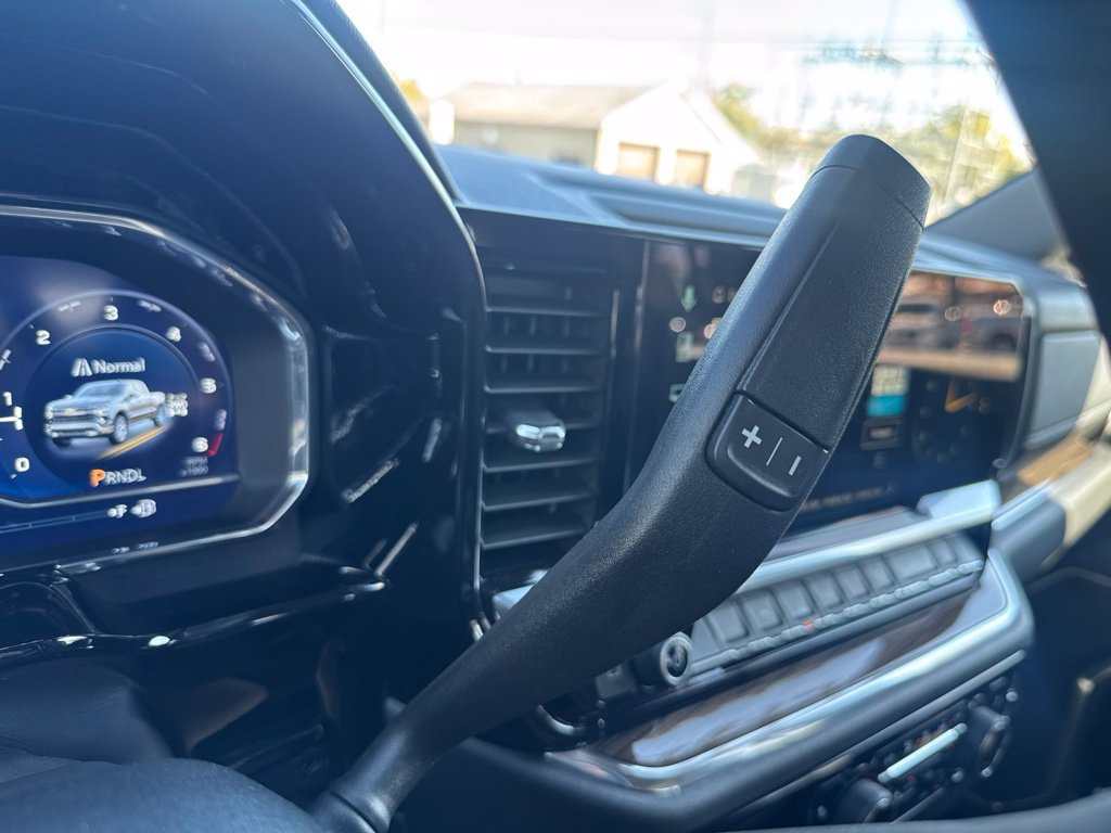 Used 2023 Chevrolet Silverado 1500 LT AWD/4WD image 34