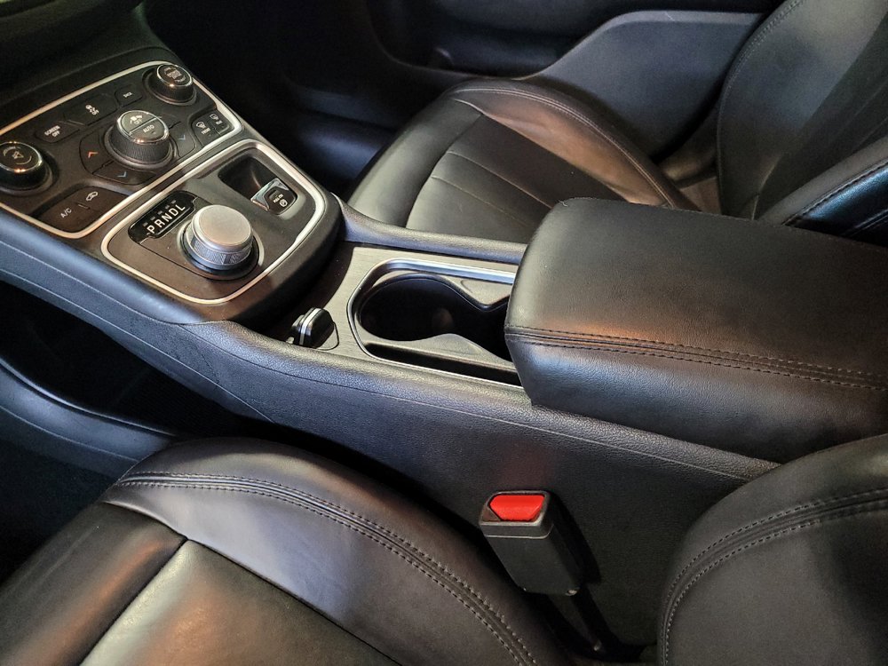 Used 2017 Chrysler 200 Limited Platinum w/ Comfort & Convenience Group FWD image 26