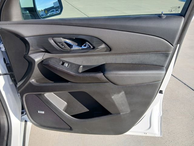 Used 2023 Chevrolet Traverse High Country image 16