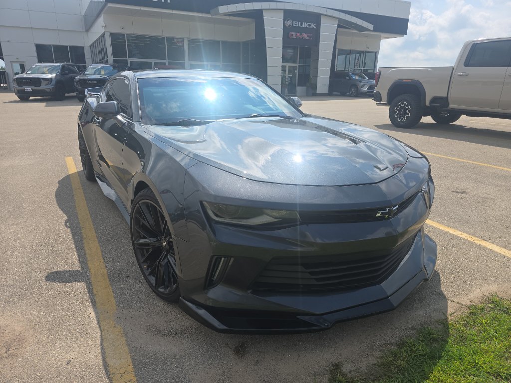 Used 2016 Chevrolet Camaro LT RWD image 2