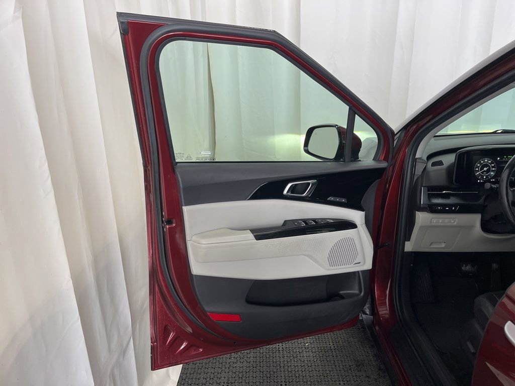 Used 2022 Kia Carnival SX Prestige FWD image 21