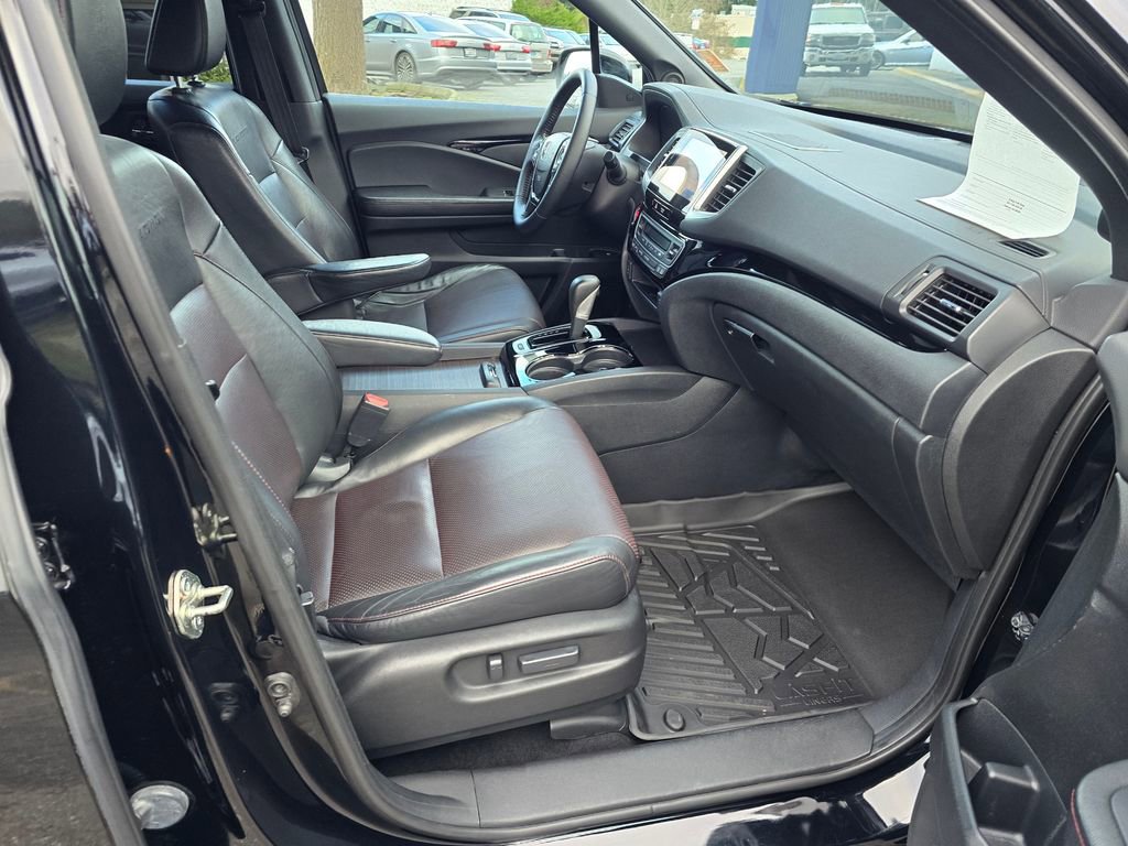 Used 2017 Honda Ridgeline Black Edition image 11