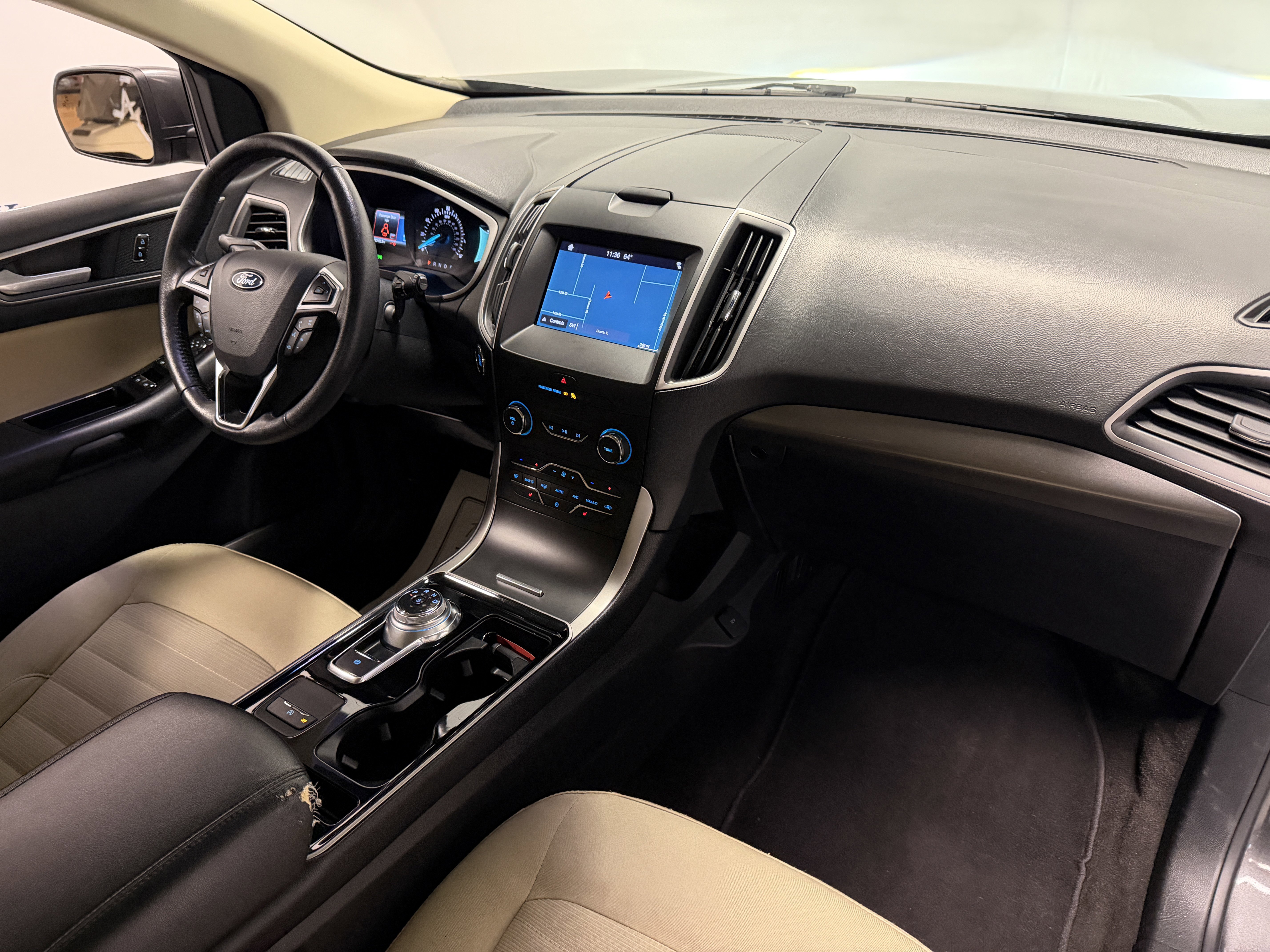 Used 2019 Ford Edge SEL image 20