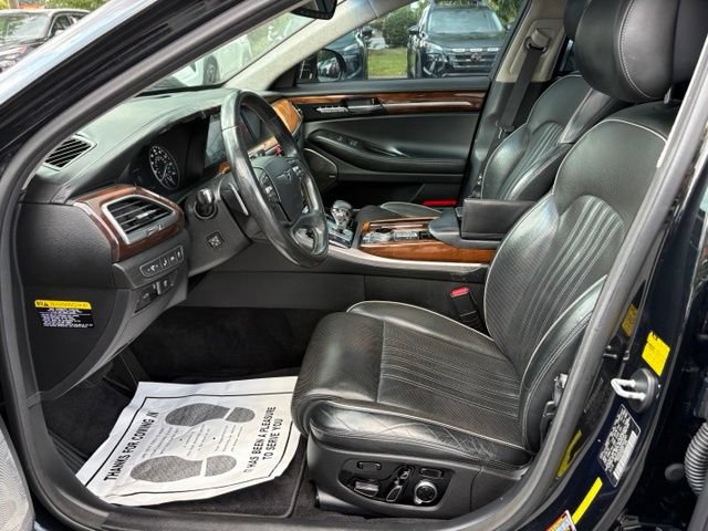 Used 2017 Genesis G90 3.3T Premium RWD image 12