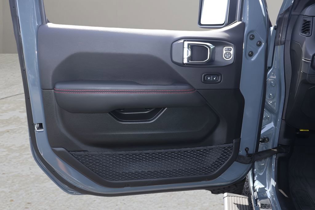 Used 2025 Jeep Wrangler Unlimited Rubicon AWD/4WD image 10