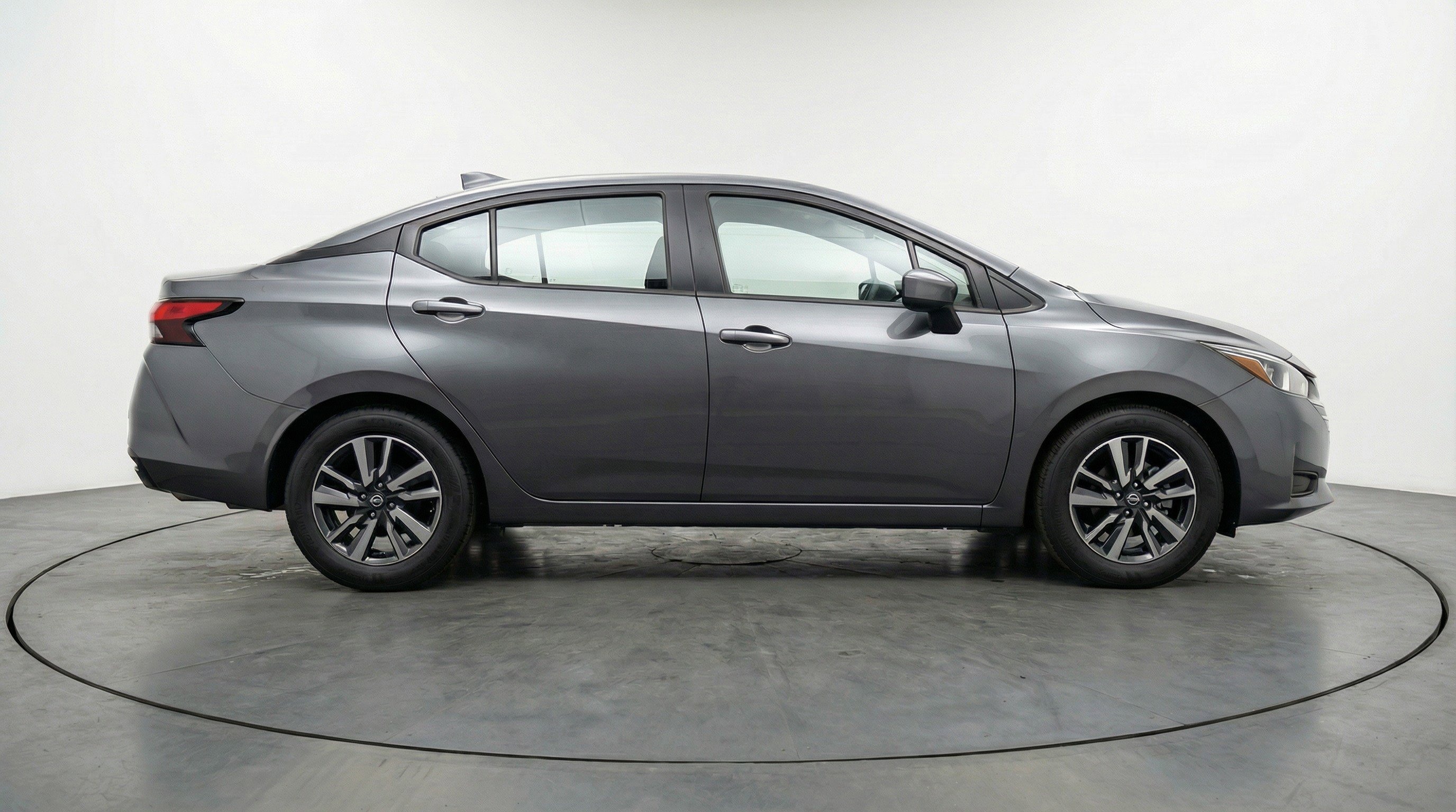 Used 2025 Nissan Versa SV FWD image 11