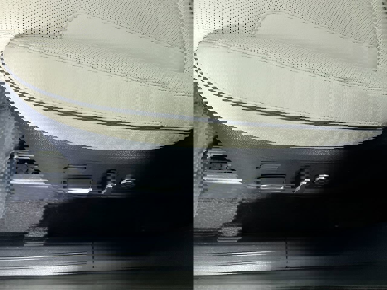 Used 2023 Hyundai Palisade Limited w/ Cargo Package image 13