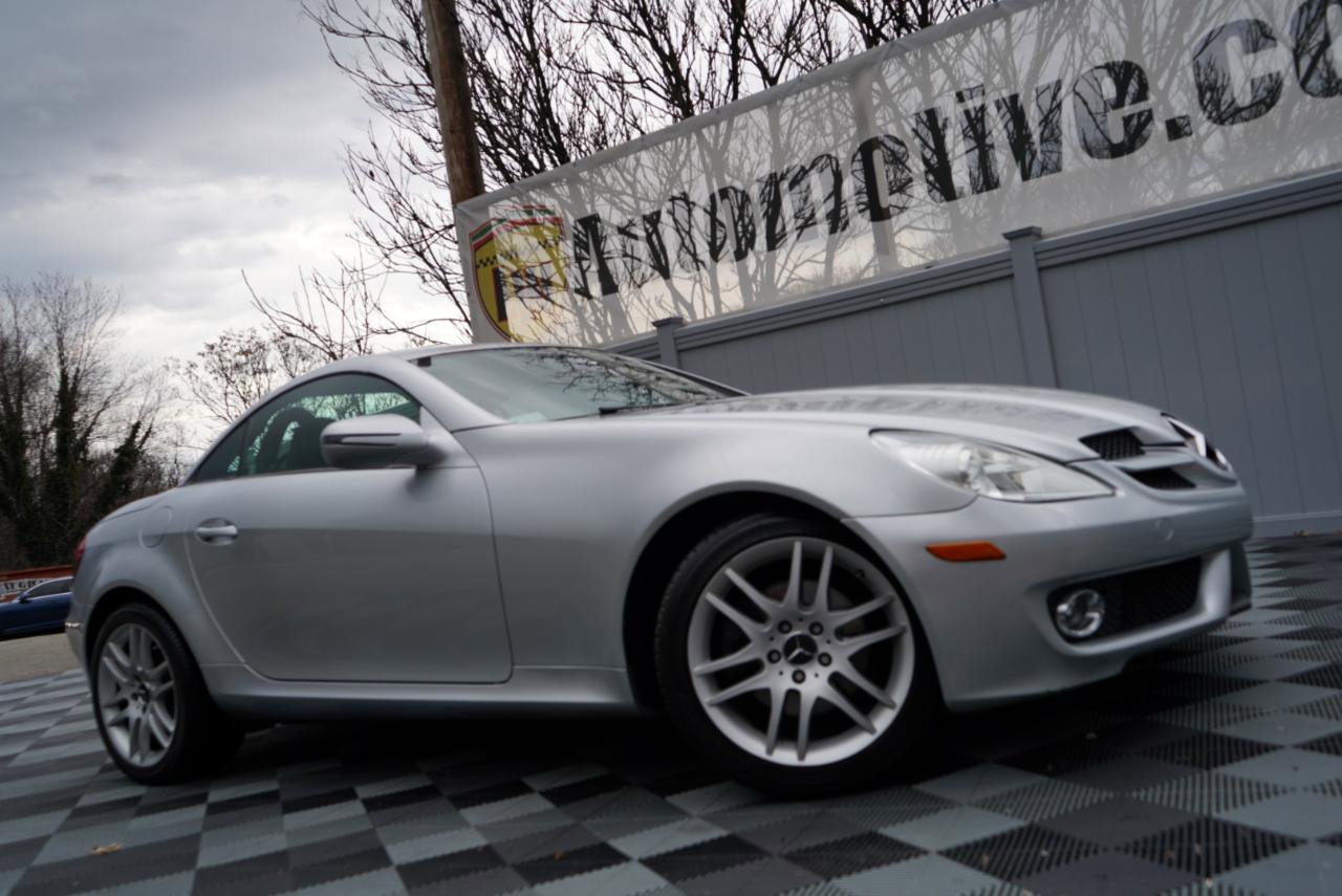 Used 2009 Mercedes-Benz SLK 300 2dr Roadster 3.0L w/ Premium I Pkg image 61