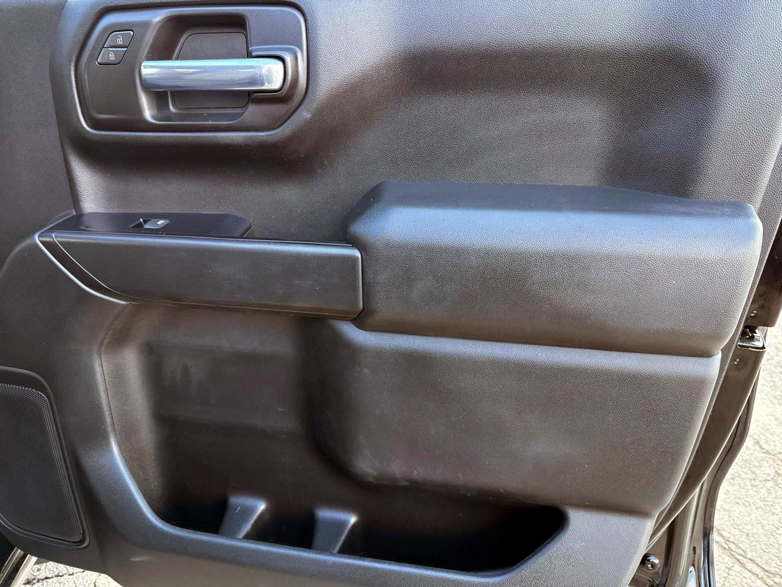 Used 2020 Chevrolet Silverado 1500 Custom w/ Custom Value Package image 10