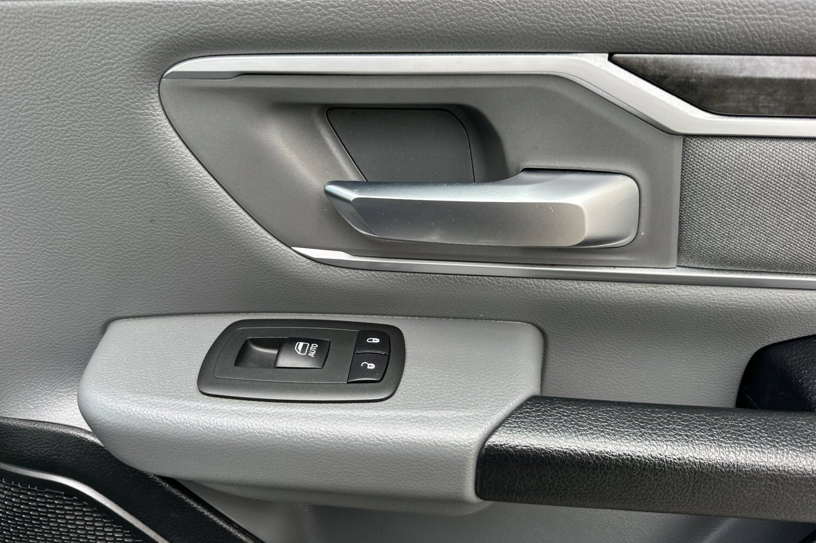 Used 2021 RAM 1500 Big Horn RWD image 21