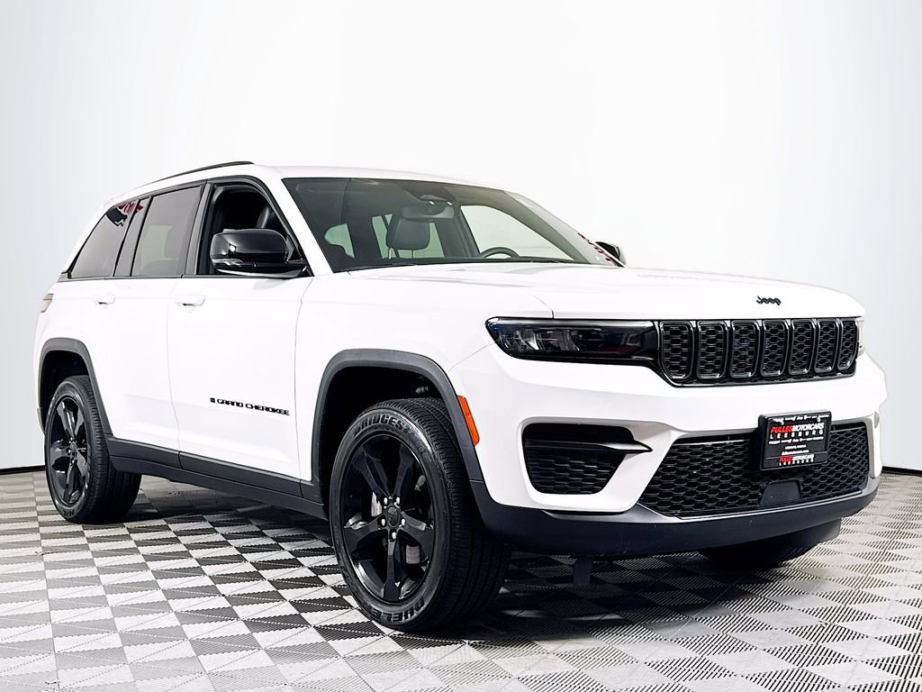 Used 2023 Jeep Grand Cherokee Altitude
