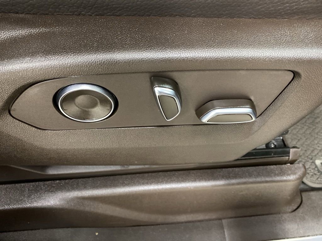 Used 2021 GMC Yukon Denali w/ Denali Premium Package image 37