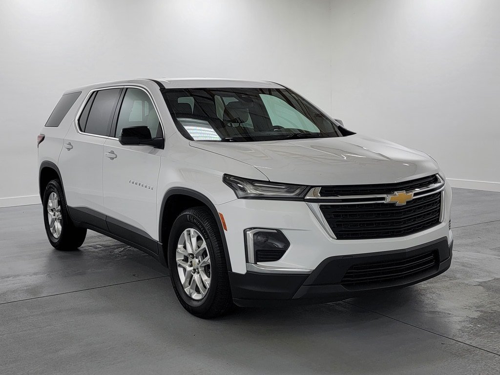 Used 2022 Chevrolet Traverse LS w/ LPO, Cargo Package AWD/4WD image 2