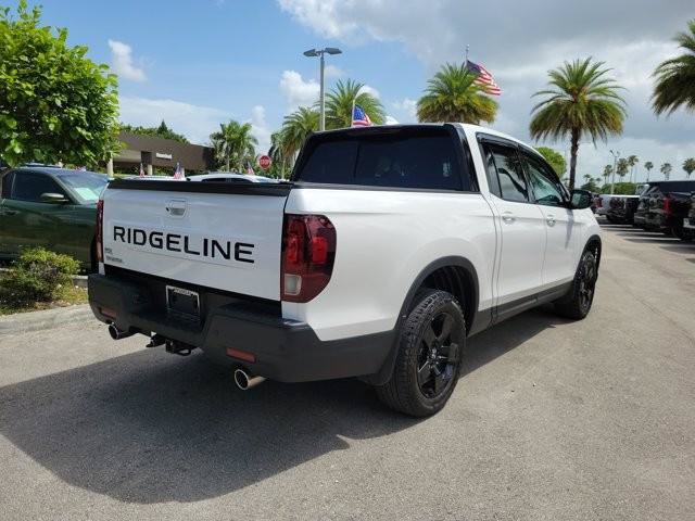 Used 2025 Honda Ridgeline Black Edition image 5