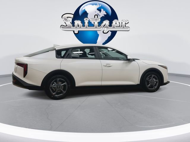 New 2026 Kia K4 LXS image 8