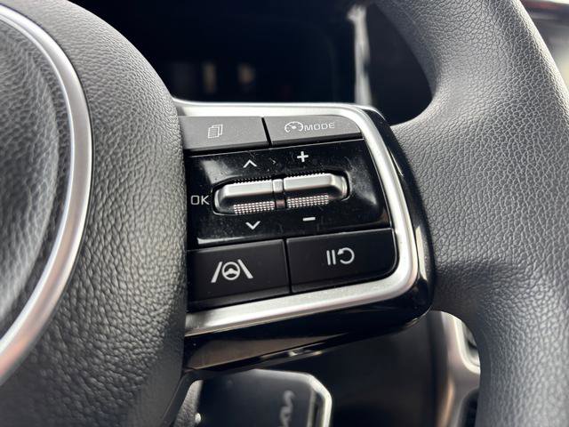 Certified 2023 Kia Sorento LX image 23
