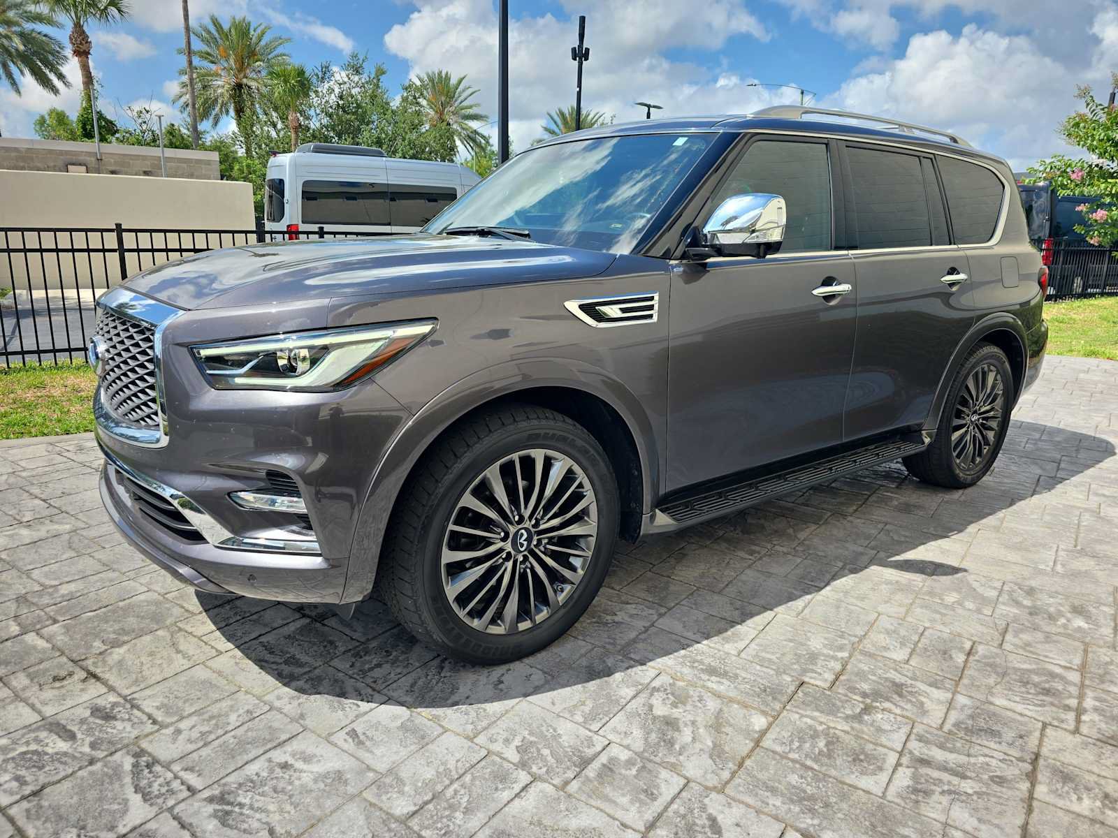 Certified 2024 INFINITI QX80 Sensory w/ Cargo Package AWD/4WD image 10