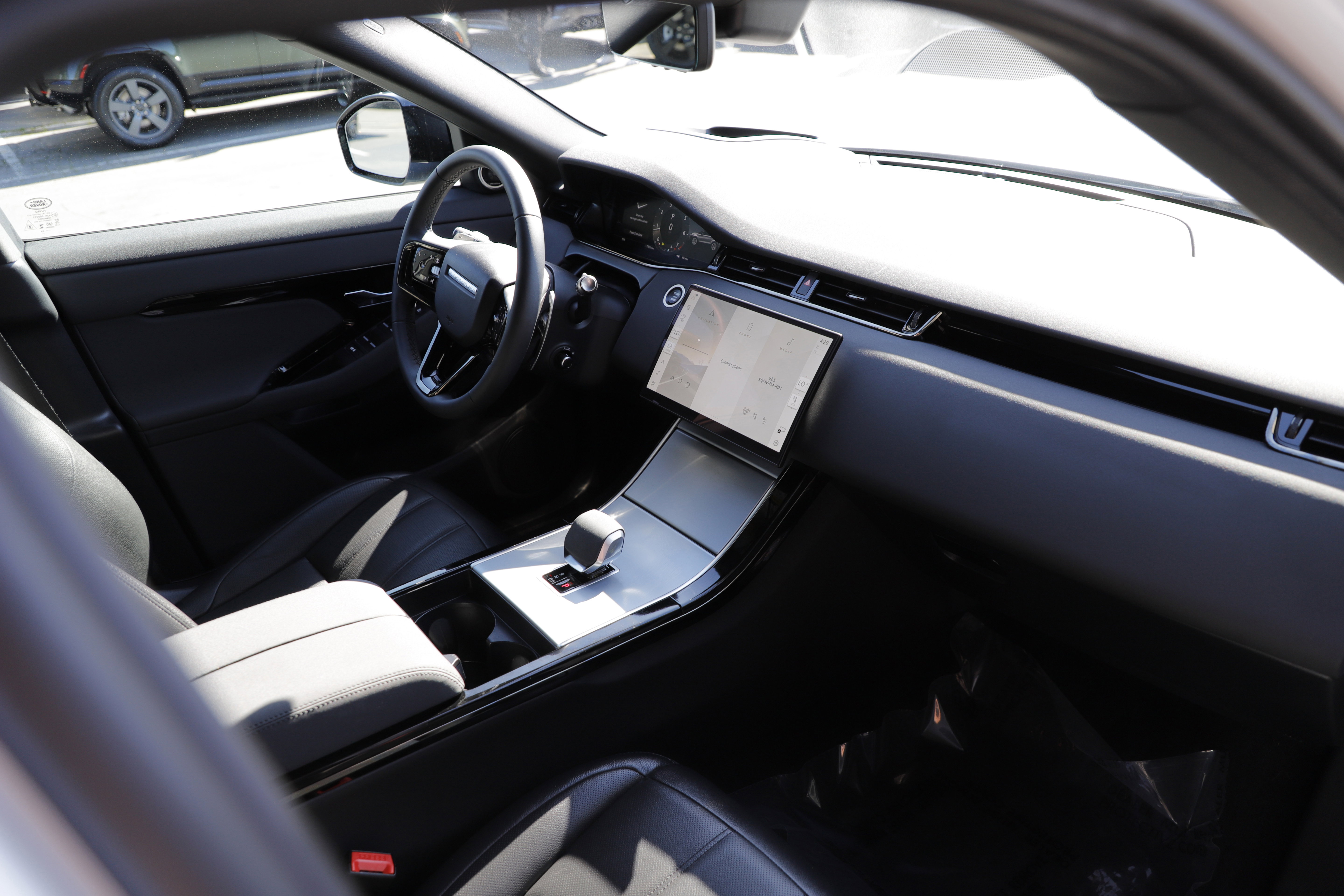 Certified 2025 Land Rover Range Rover Evoque S AWD/4WD image 13