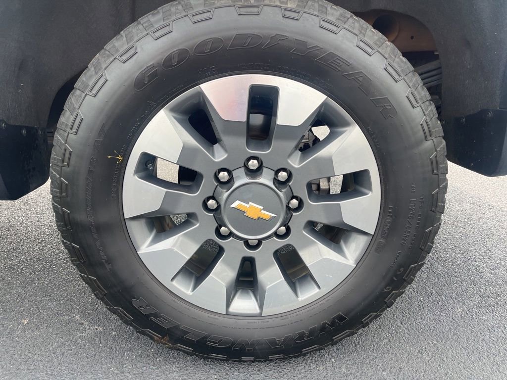 Used 2024 Chevrolet Silverado 2500 Custom w/ Custom Value Package image 36