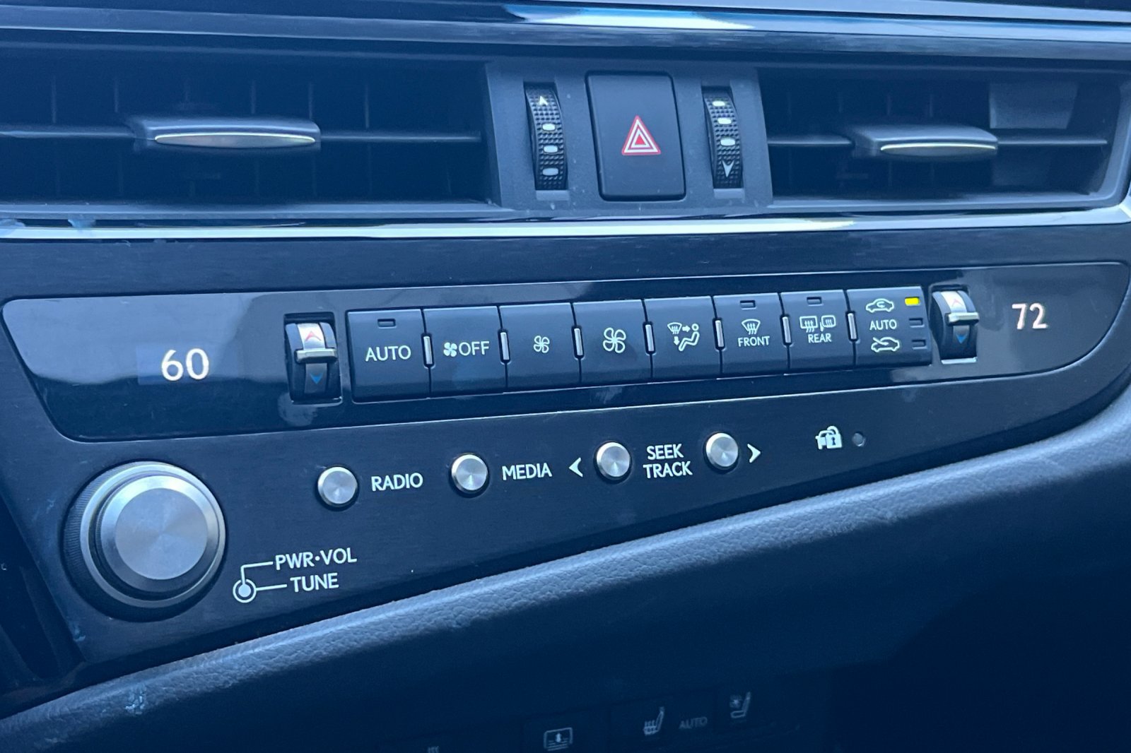 Used 2024 Lexus ES 350 F Sport w/ Accessory Package (Z2) FWD image 28
