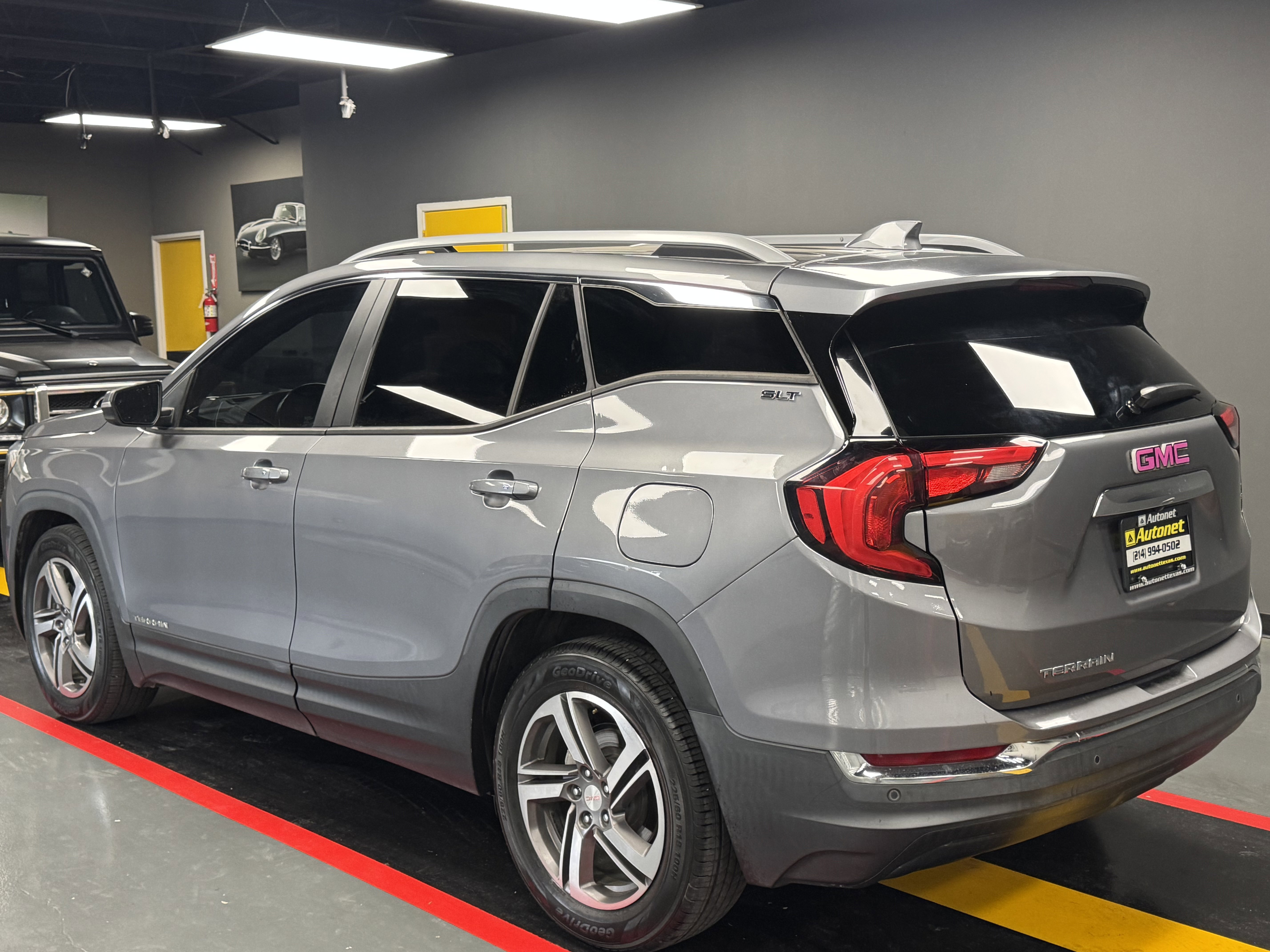 Used 2018 GMC Terrain SLT w/ Infotainment Package II FWD image 4