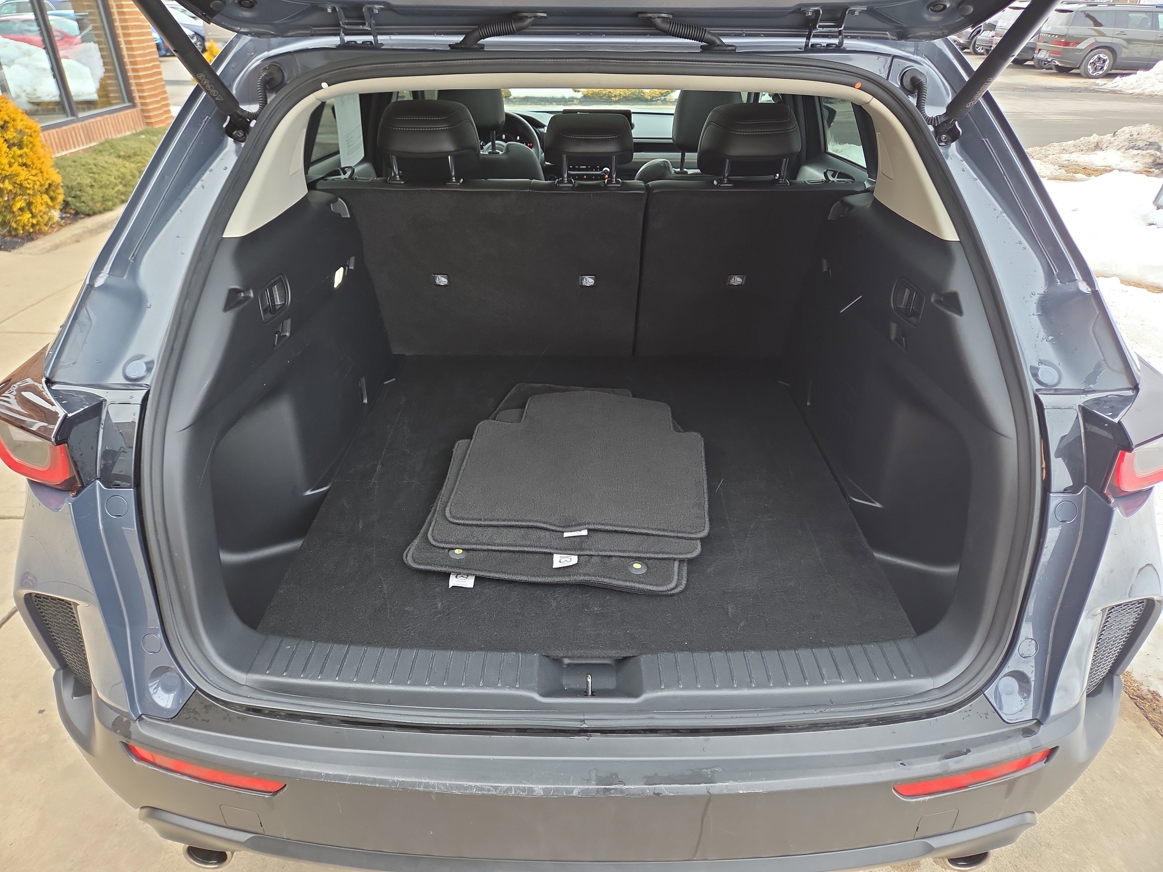 Certified 2025 MAZDA CX-50 AWD 2.5 S w/ Premium Plus Pkg image 5