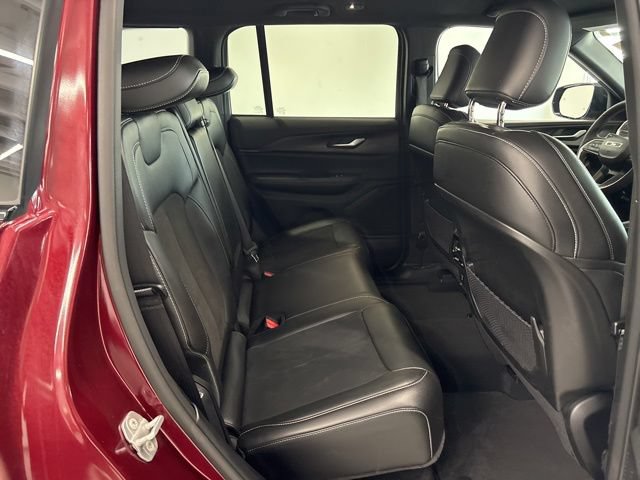 Used 2023 Jeep Grand Cherokee Altitude AWD/4WD image 27