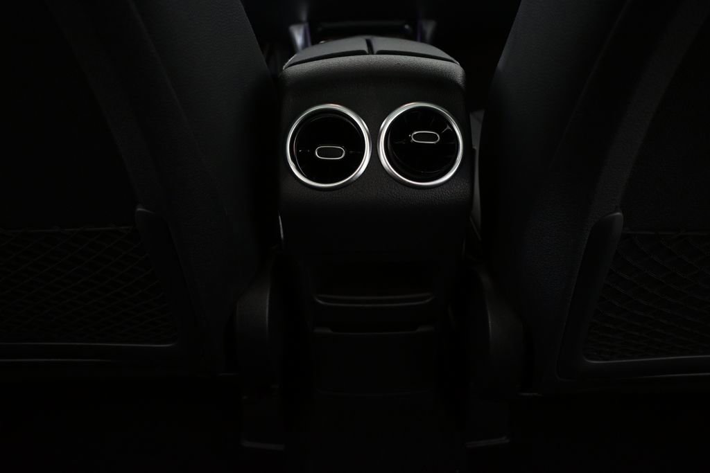Used 2022 Mercedes-Benz GLB 250 image 18