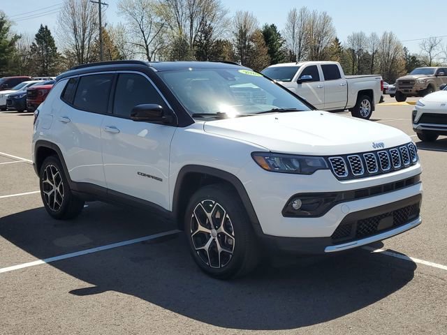 Used 2024 Jeep Compass Limited AWD/4WD image 3