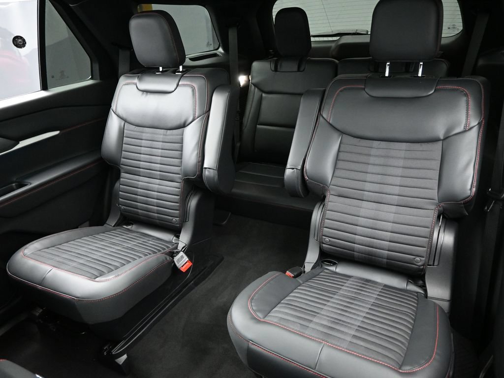 New 2026 Ford Explorer ST-Line w/ ST-Line Street Pack AWD/4WD image 17