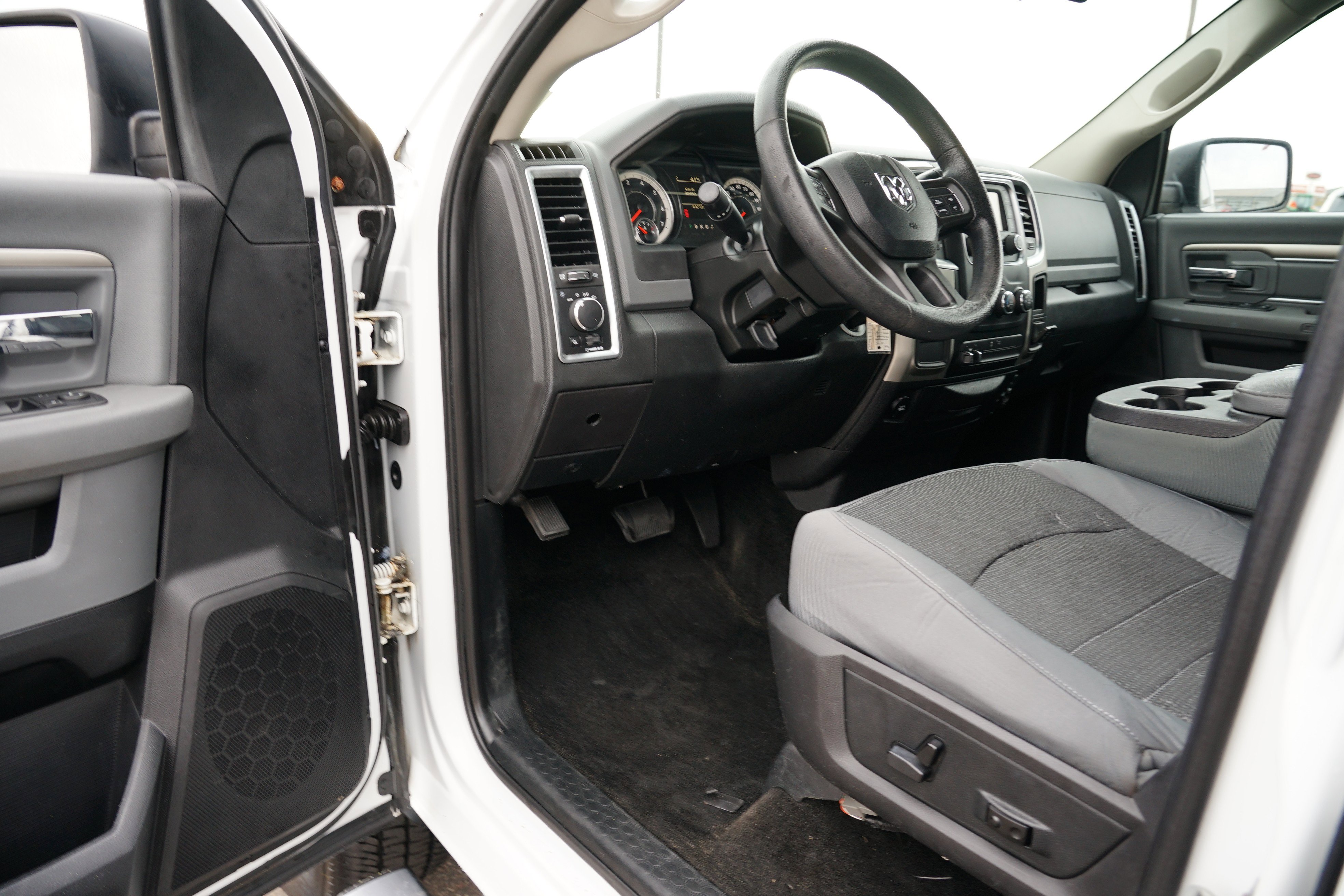 Used 2016 RAM 2500 SLT w/ Protection Group image 13