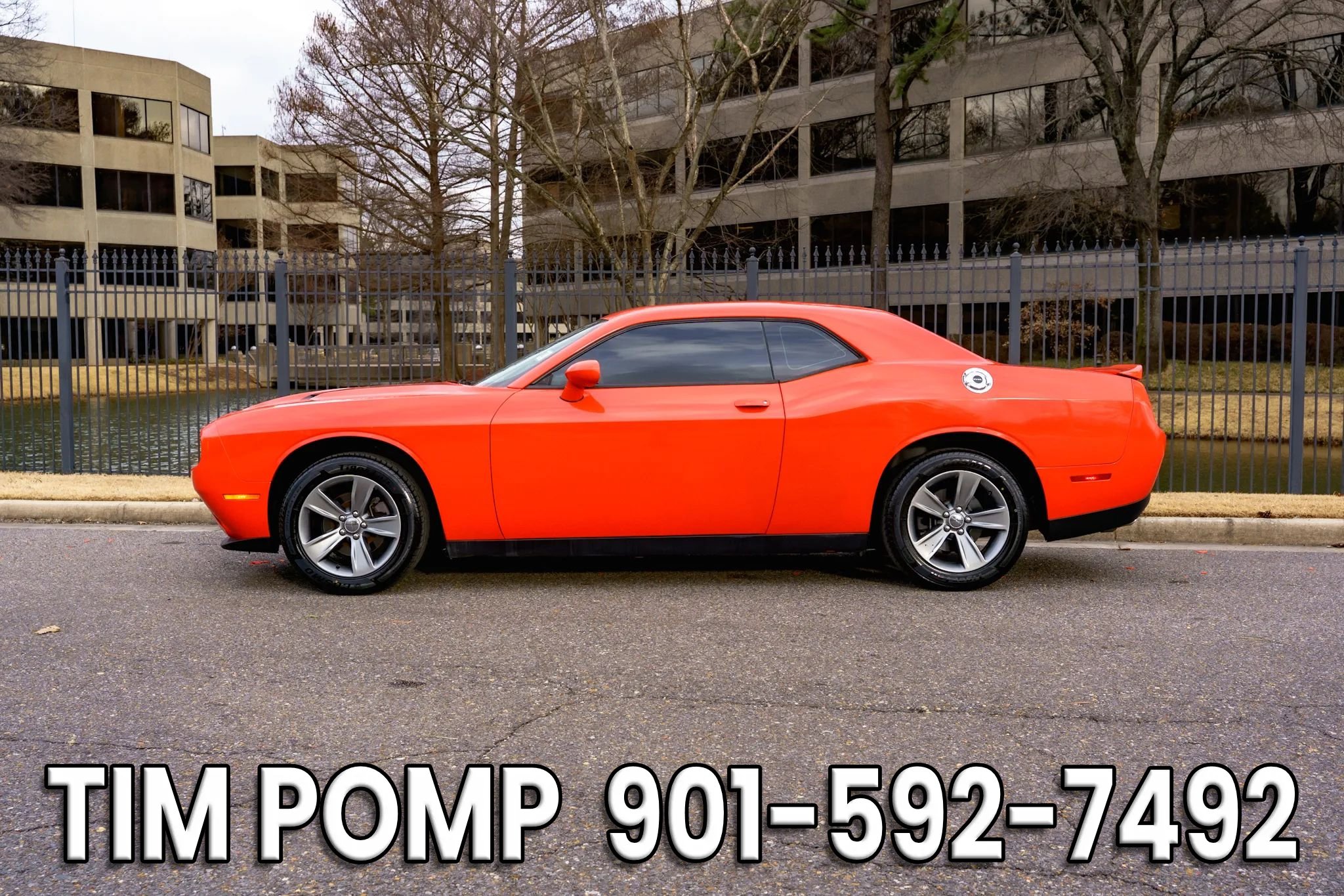 Used 2019 Dodge Challenger SXT image 9