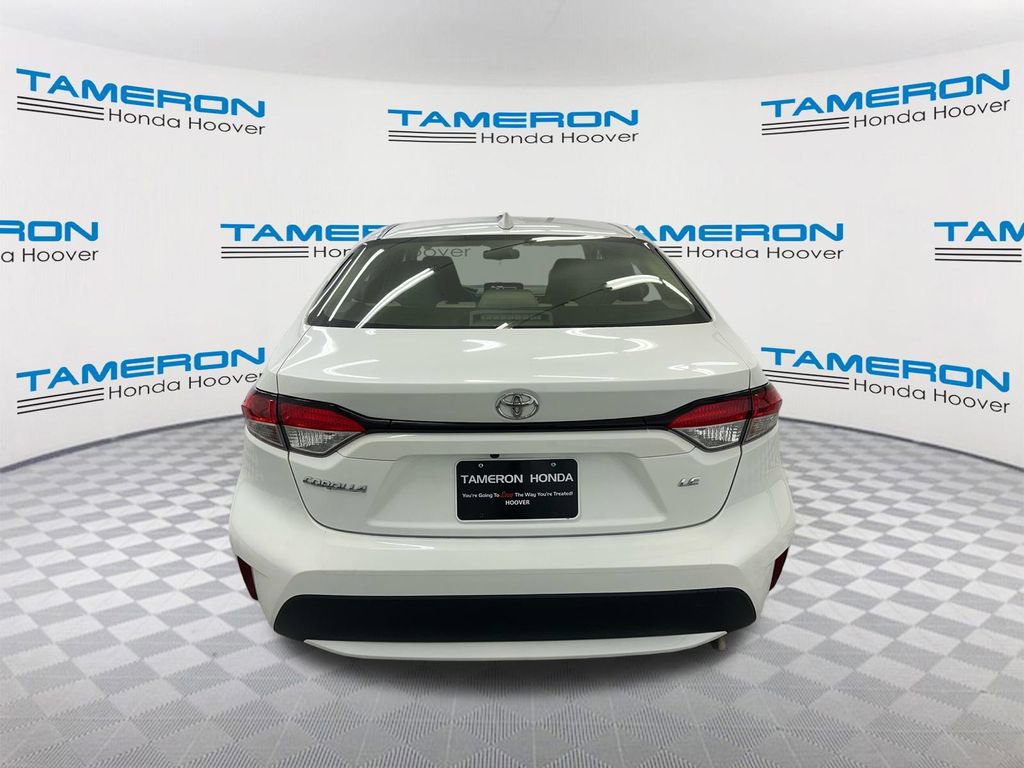 Used 2022 Toyota Corolla LE FWD image 4