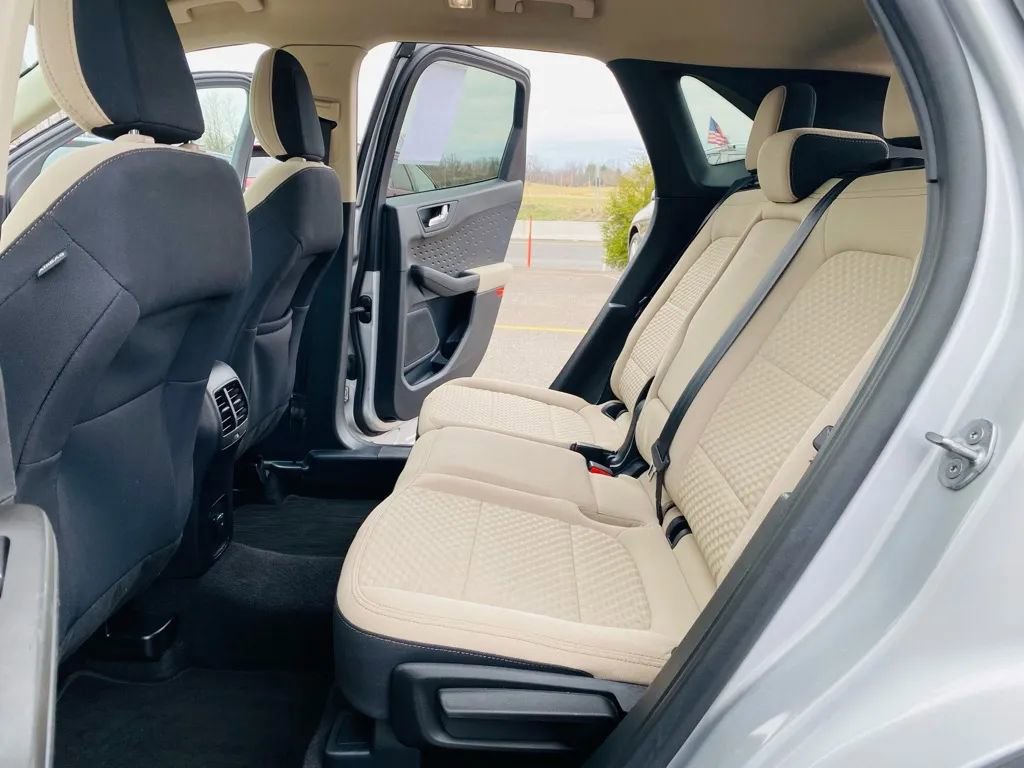 Used 2020 Ford Escape SE image 31
